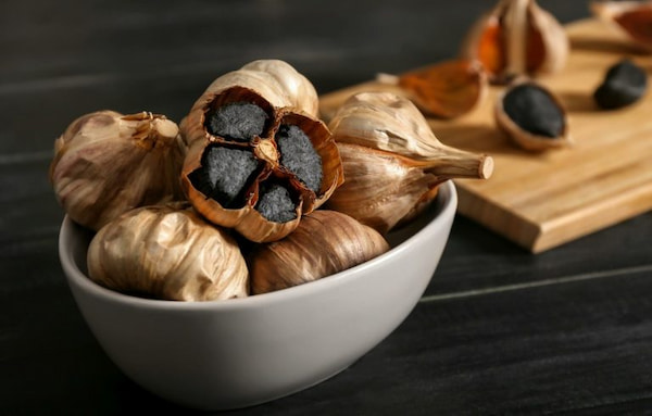 تصویر 2 از قیمت خرید سیر سیاه اصفهان + فروش ویژه